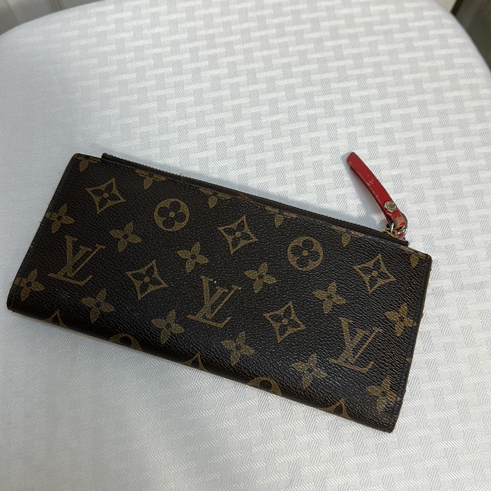 Authentic Louis Vuitton wallet - Picture 2 of 7